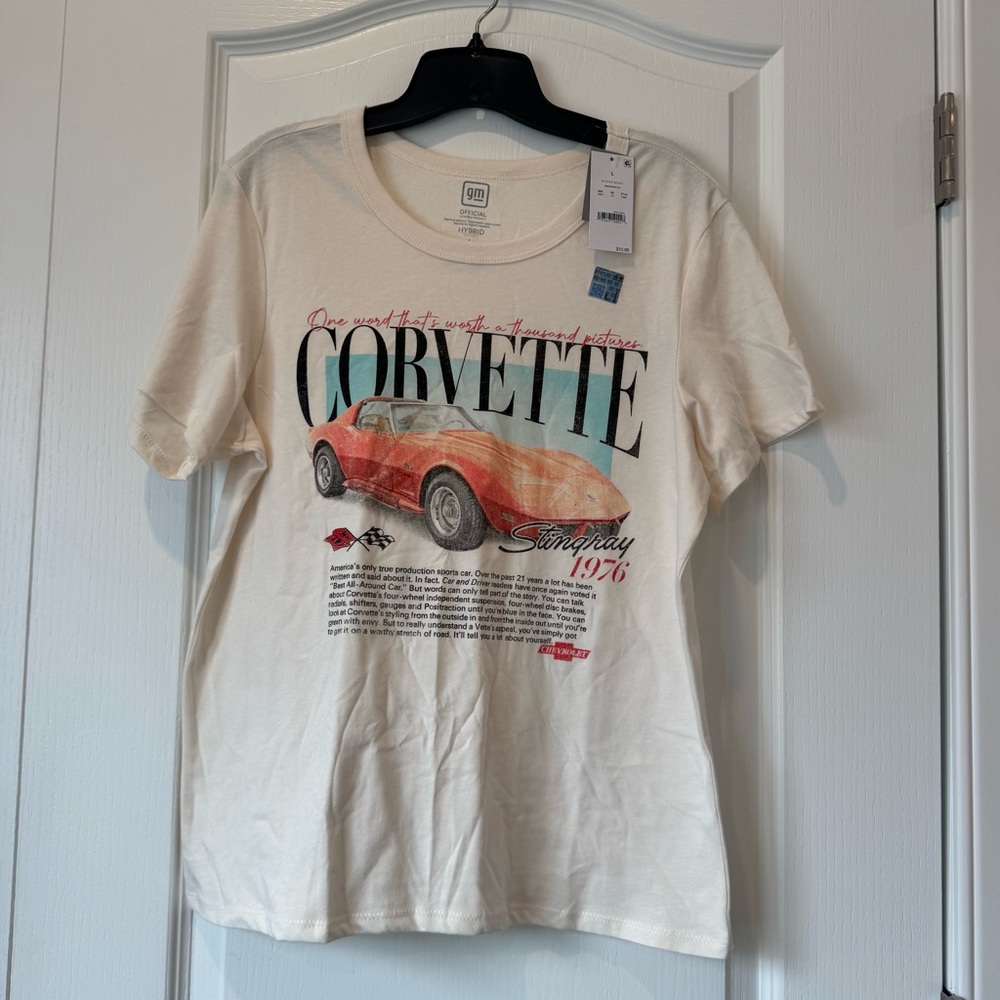 L Corvette Stingray Graphic Tee - Cream with Red Car